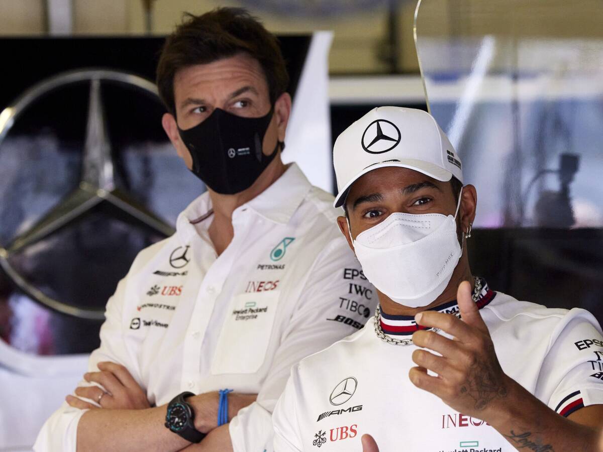 Foto zur News: Lewis Hamilton und Toto Wolff schwänzen FIA-Gala in Paris