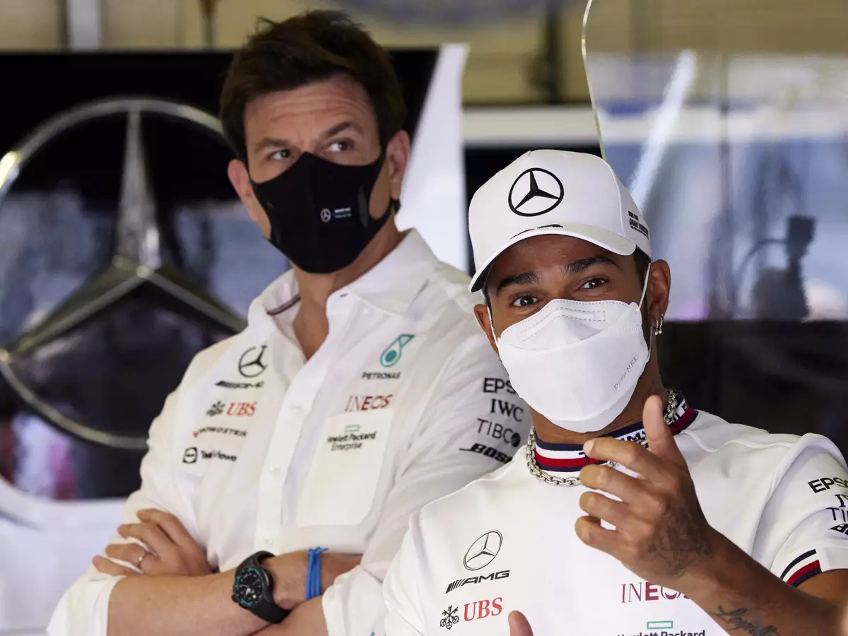 Lewis Hamilton, Toto Wolff Foto zur News: Lewis Hamilton und Toto Wolff schwänzen FIA-Gala in Paris
