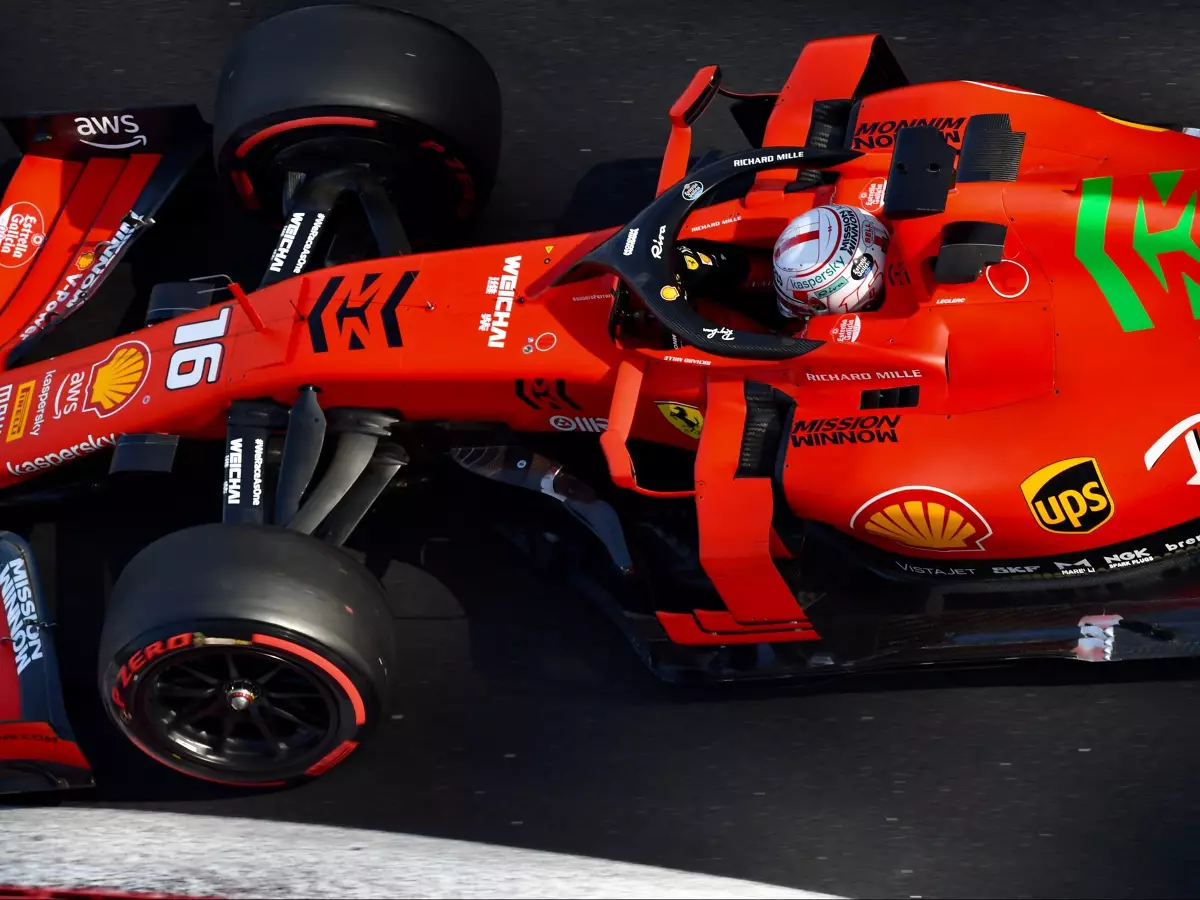 Charles Leclerc Foto zur News: Ferrari: Neuer Simulator soll Anfang 2022 voll einsatzfähig sein