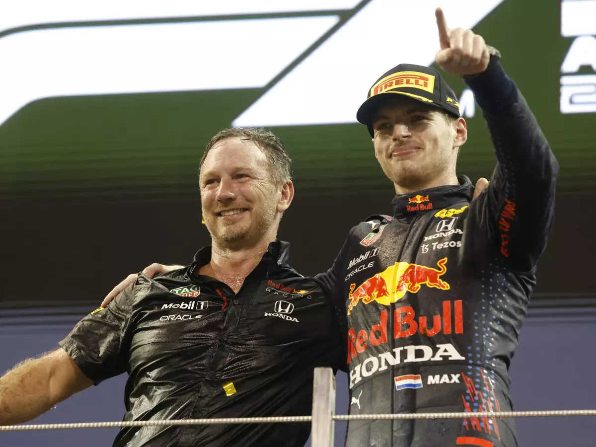 Christian Horner, Max Verstappen Foto zur News: Verstappen: Will für den Rest meines Lebens bei Red Bull bleiben