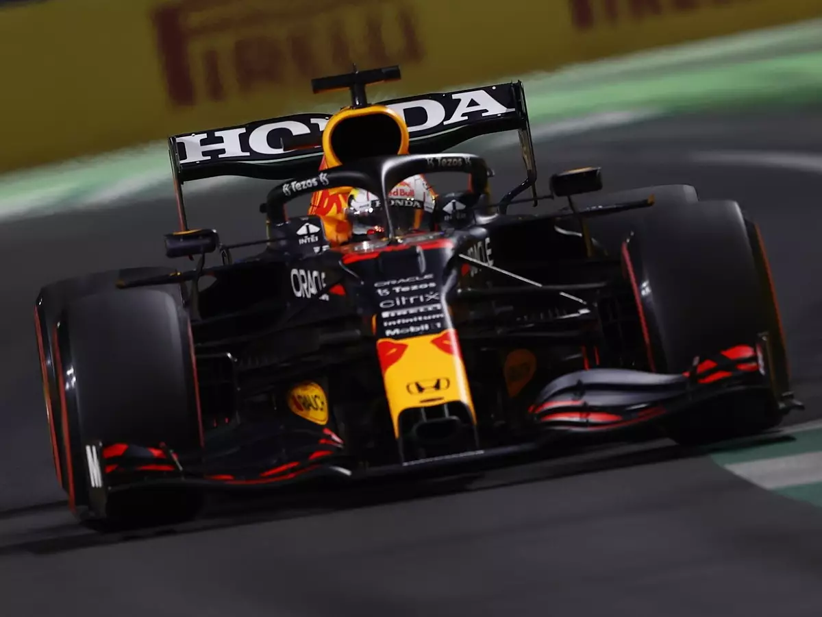 Max Verstappen (Red Bull) beim Qualifying zum Formel-1-Rennen in Saudi-Arabien 2021 Foto zur News: Helmut Marko: Max Verstappen hat im Qualifying neues Level erreicht