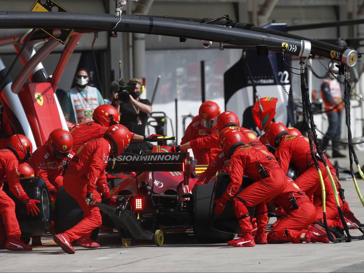Foto zur News: Beeindruckende Zahlen: So deutlich hat Ferrari seine Boxenstopps verbessert
