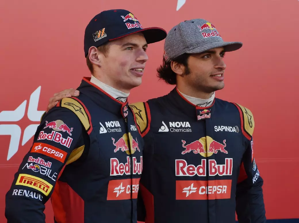 Max Verstappen, Carlos Sainz Foto zur News: Helmut Marko: "Sainz hatte Pech, auf Verstappen zu treffen"