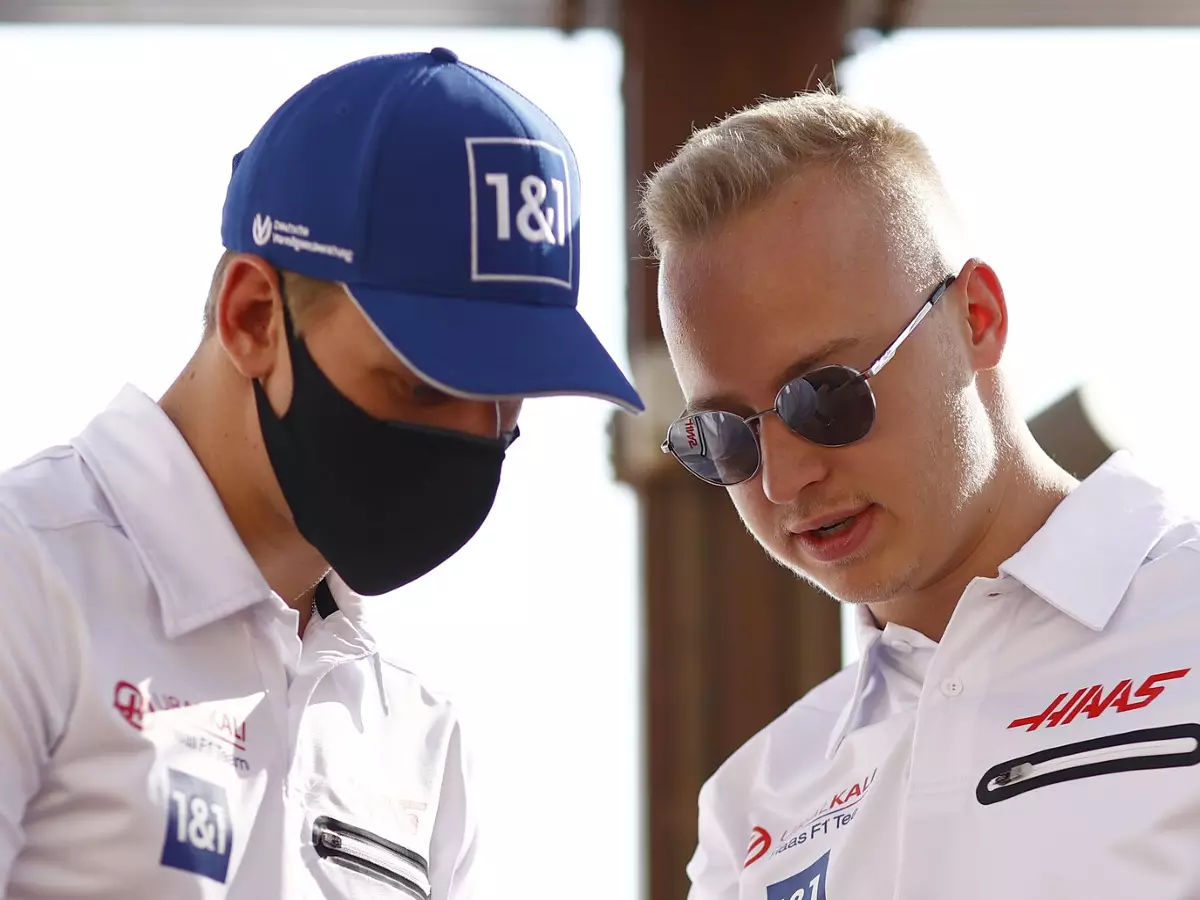 Mick Schumacher, Nikita Masepin Foto zur News: Steiner über Mick Schumacher: "Wird keinen Nummer-1-Fahrer geben"
