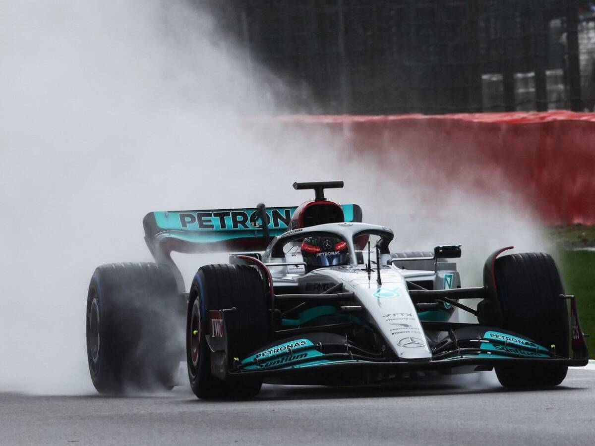 Foto zur News: Mercedes-Shakedown in Silverstone: Russell fährt W13 vor Hamilton
