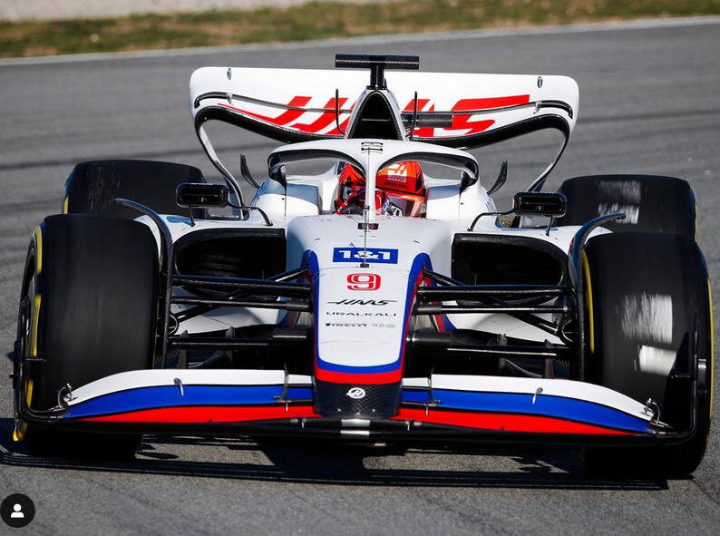 Foto zur News: Mit echtem Auto: Haas absolviert Shakedown in Barcelona
