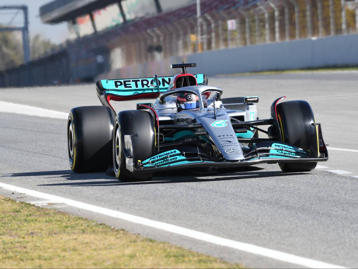 Foto zur News: Russell: Mercedes liegt bei F1-Tests bisher hinter Ferrari und McLaren