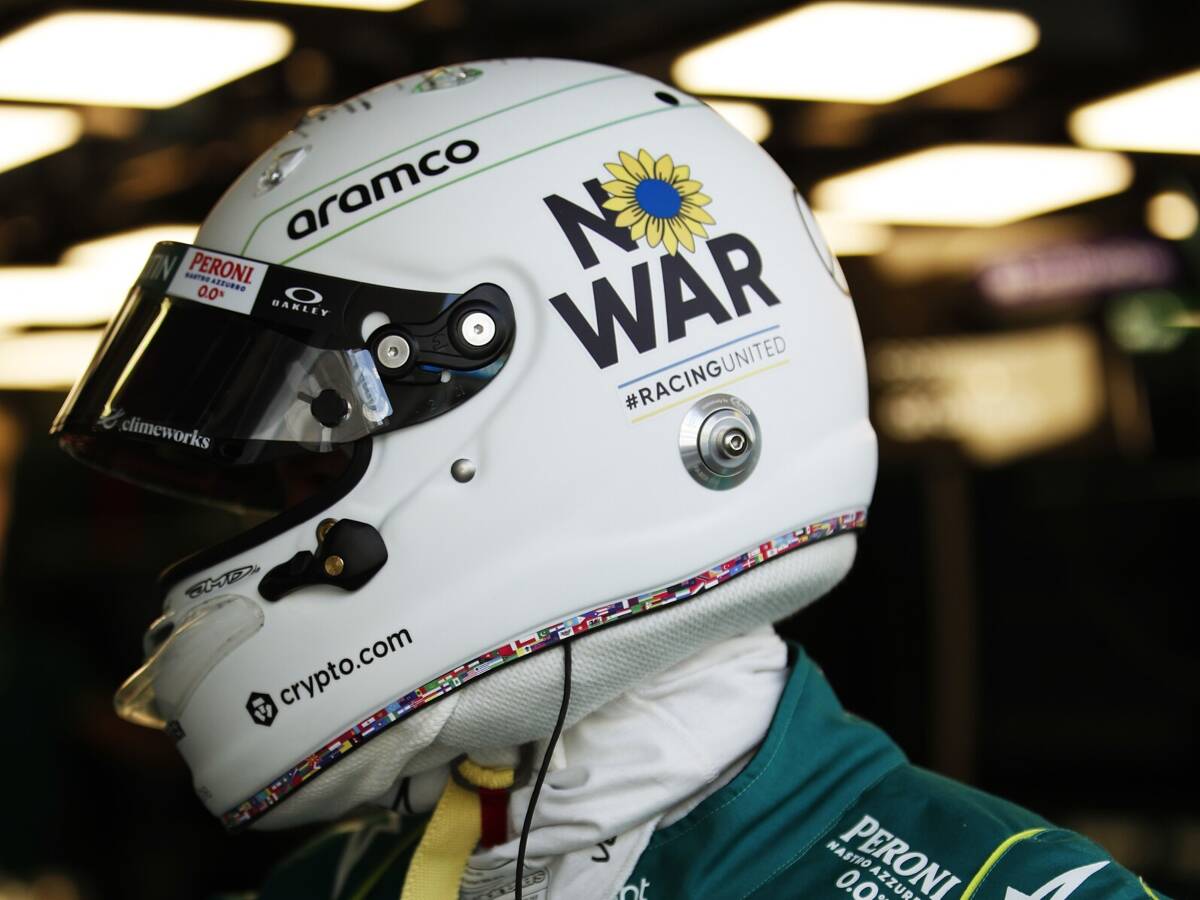 Foto zur News: "Kein Krieg": Sebastian Vettel stellt neues Helmdesign vor