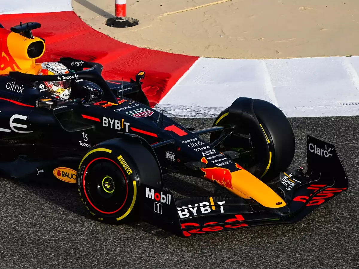 Foto zur News: "Sie funktionieren": Verstappen fährt mit RB18-Updates klare Bestzeit