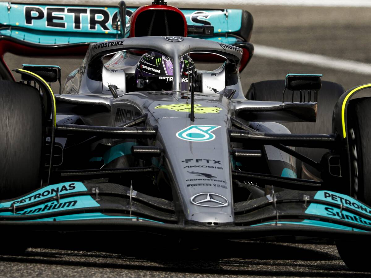 Foto zur News: F1-Teams diskutieren Regeländerungen im Streit um Mercedes-Spiegel