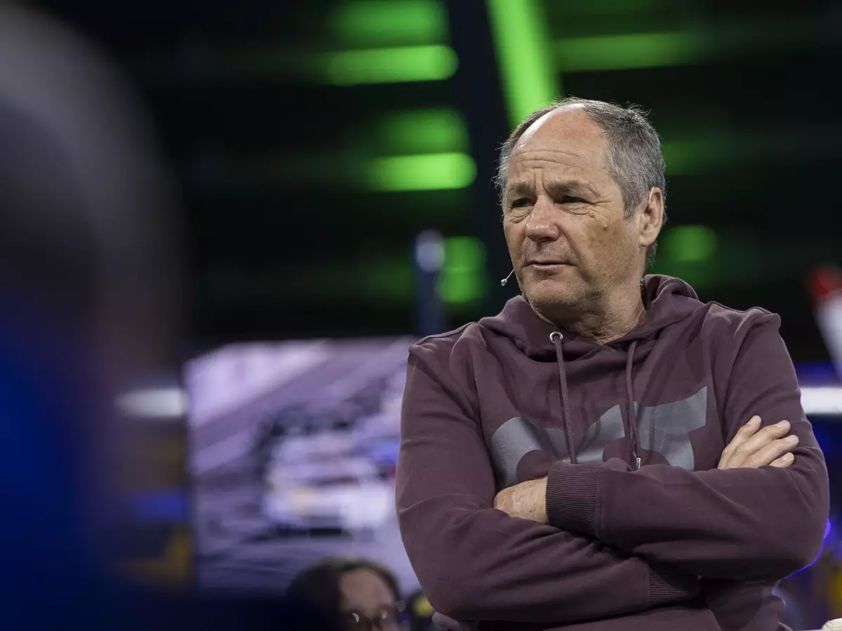 Gerhard Berger bei Sport und Talk aus dem Hangar-7 (ServusTV) am 14. März 2022 Foto zur News: Gerhard Berger: Von Sebastian Vettels neuem Chef "nicht beeindruckt"