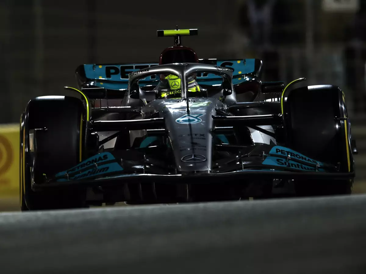 Lewis Hamilton Foto zur News: Bahrain-Training mit Überraschungen: Hamilton Flop, Mick Schumacher top!