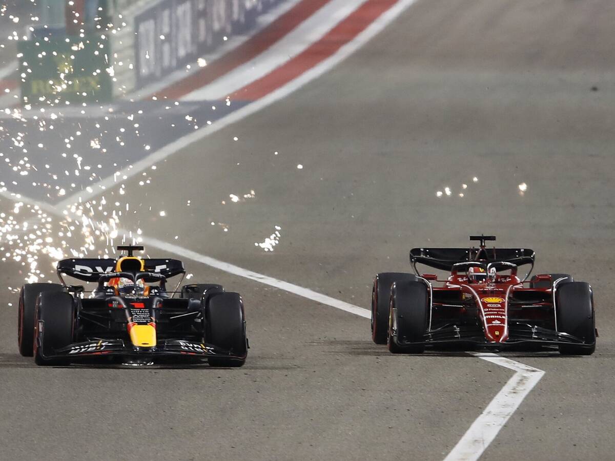 Foto zur News: Leclerc-Verstappen: Warum der Red Bull von hinten so angeschossen kam