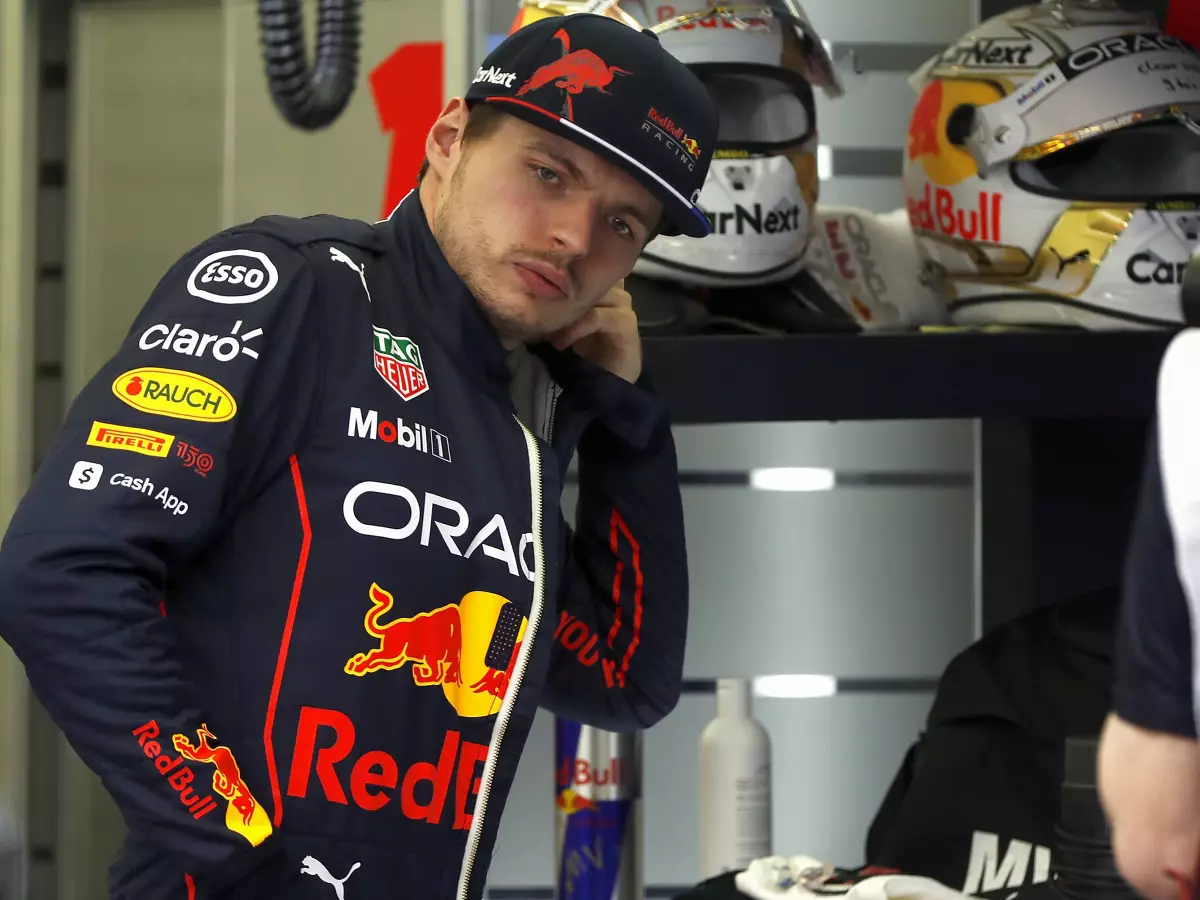 Frust pur: Max Verstappen muss kurz vor Ende beim Saisonauftakt aufgeben Foto zur News: Desaster hoch zwei! Benzinzufuhr legt beide Red Bull in Bahrain lahm