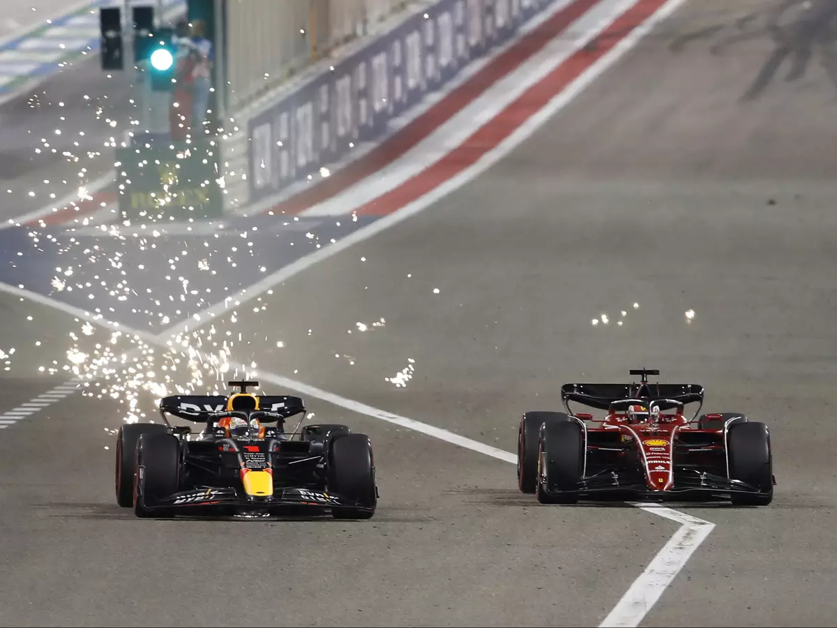 Max Verstappen, Charles Leclerc Foto zur News: Ist Überholen in der Formel 1 einfacher geworden? - Das sagen die Fahrer