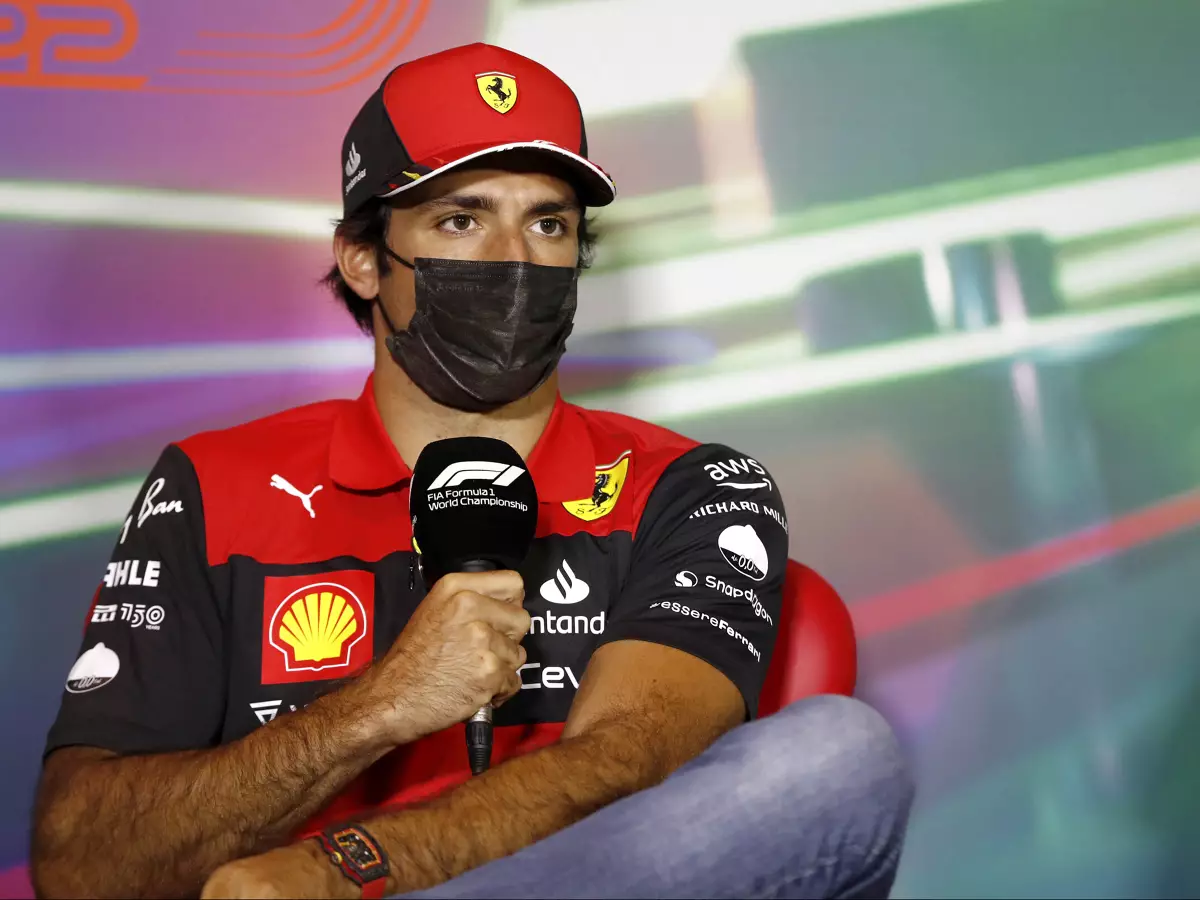 Carlos Sainz Foto zur News: Sainz: Ingenieure haben "interessante Theorien" über Abstand zu Leclerc
