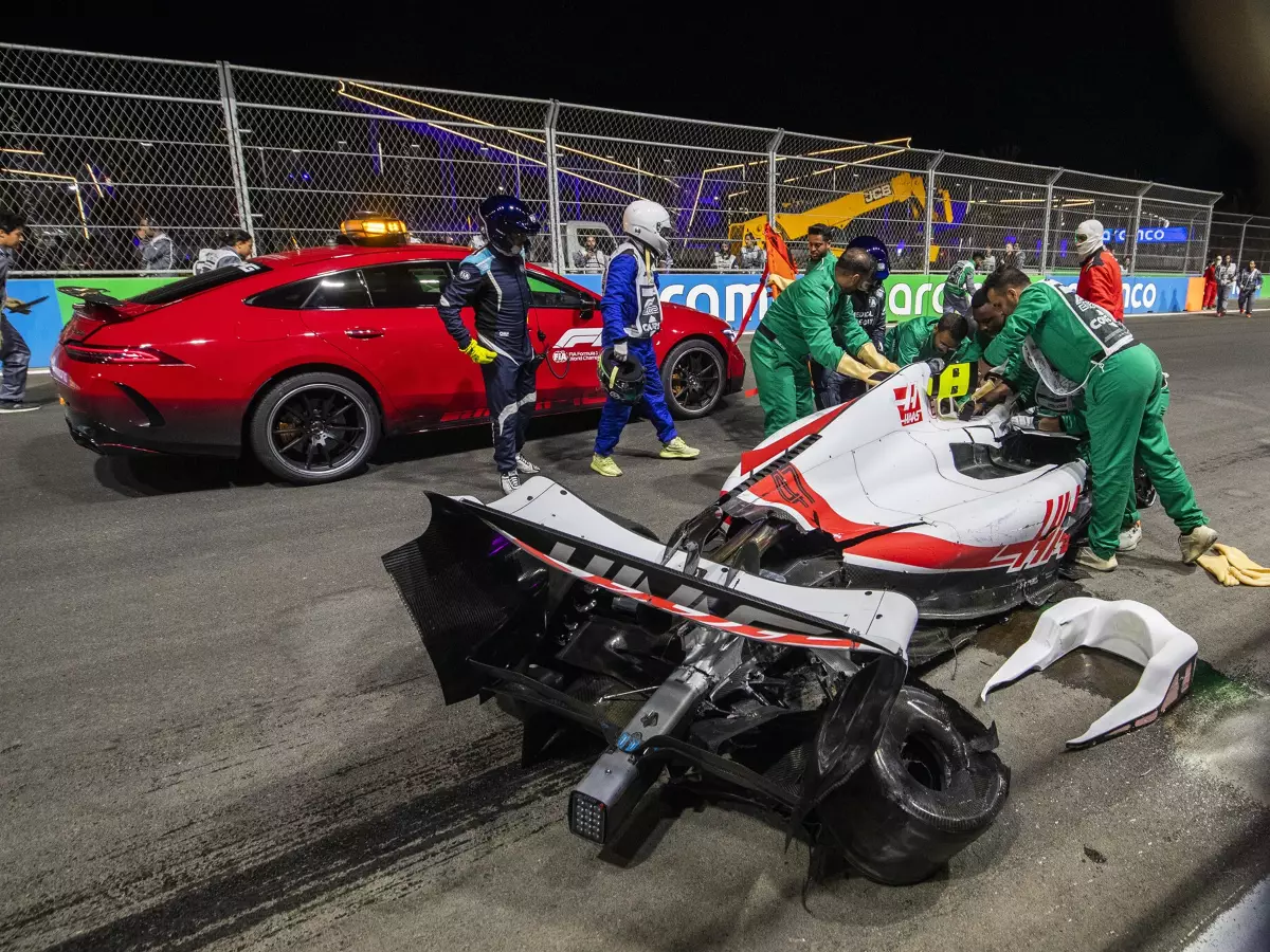 Foto zur News: Fahrer einig: Mehr Sicherheit auf dem Formel-1-Kurs von Dschidda nötig!