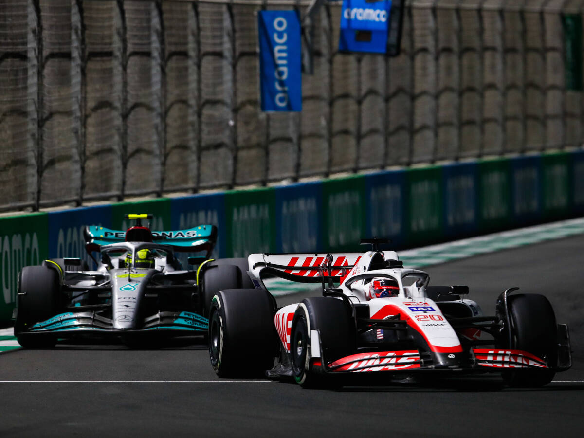 Foto zur News: Schneller als Lewis Hamilton: Magnussen punktet zum zweiten Mal in Folge