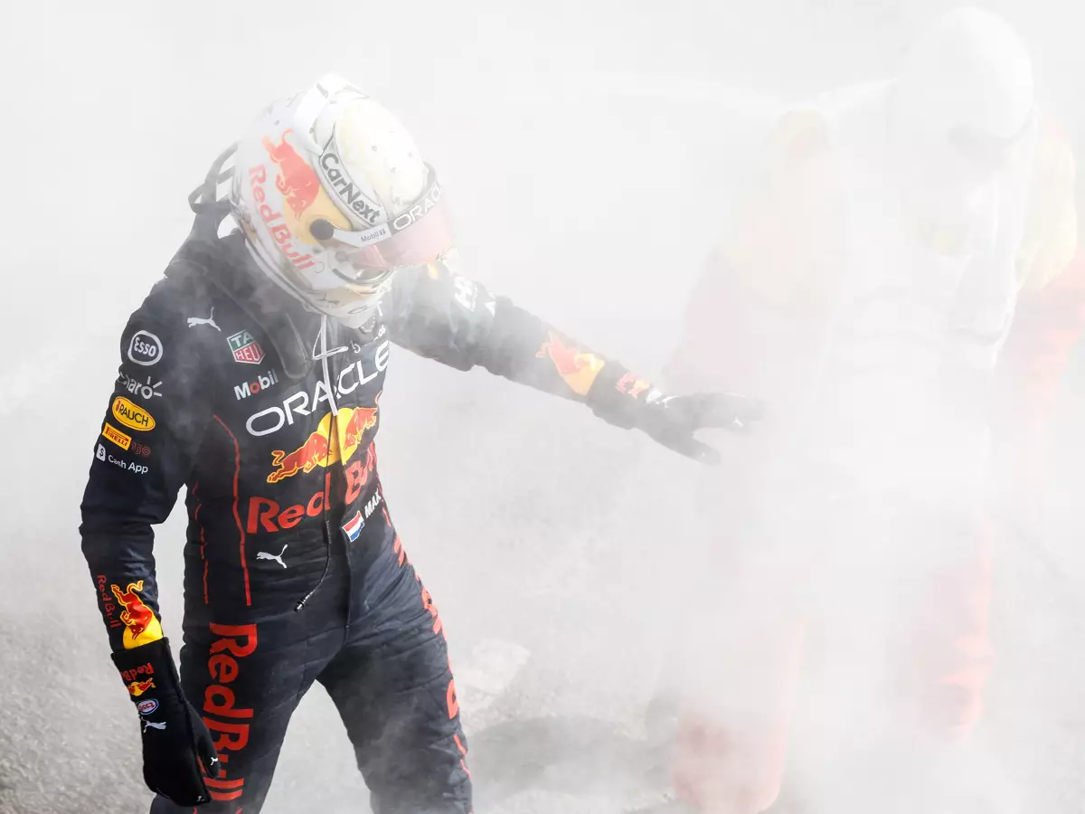 Foto zur News: "Massiv Benzin ausgetreten": Warum Verstappen wieder ausgeschieden ist