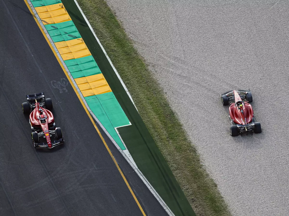 Charles Leclerc, Carlos Sainz Foto zur News: Wer letzte Nacht am schlechtesten geschlafen hat: Carlos Sainz