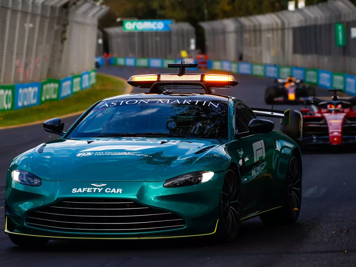 Foto zur News: Scharfe Kritik an Aston Martins Safety-Car: "Wie eine Schildkröte"