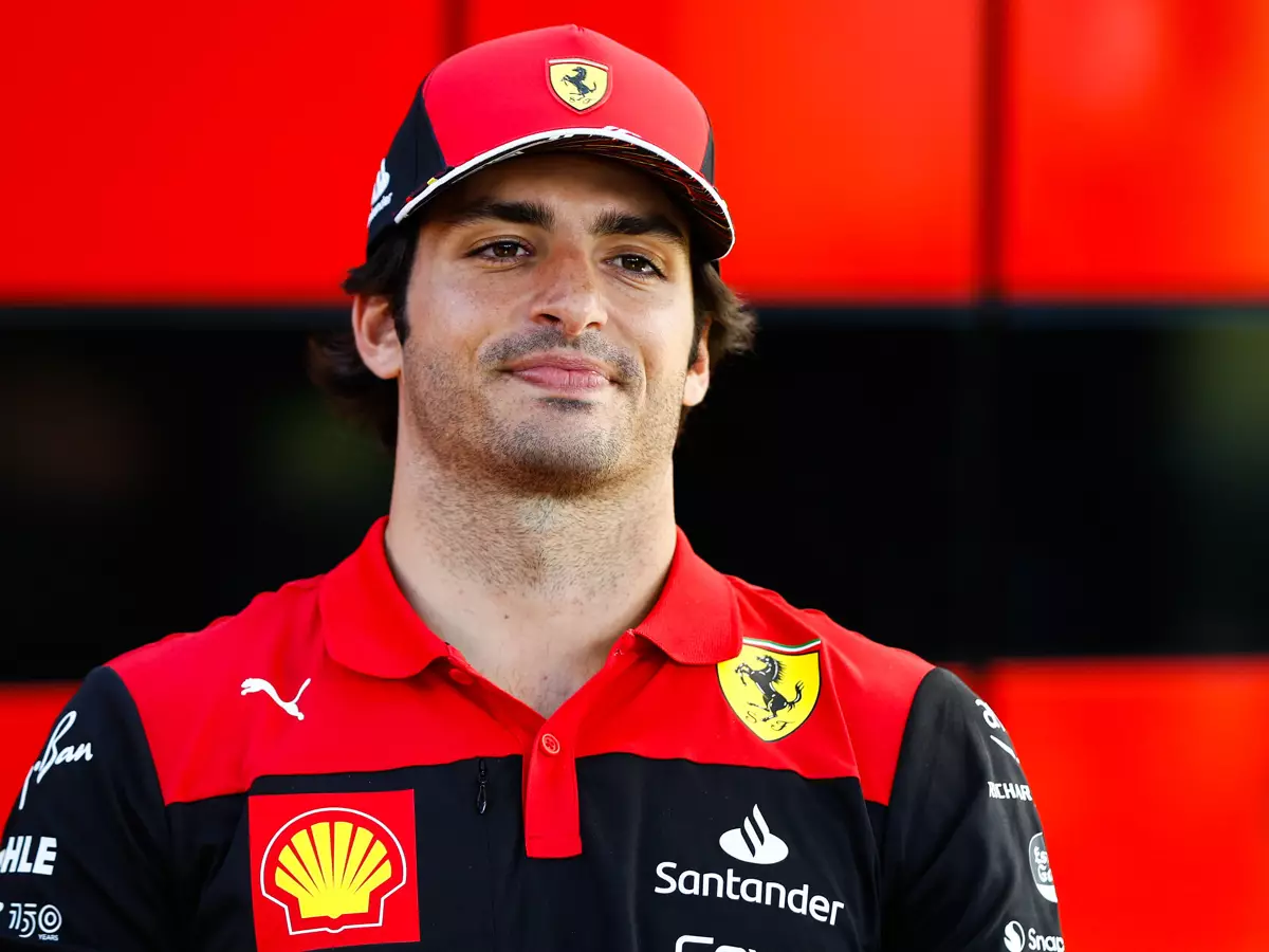 Foto zur News: Bis 2024: Ferrari verlängert Vertrag von Carlos Sainz um zwei Jahre