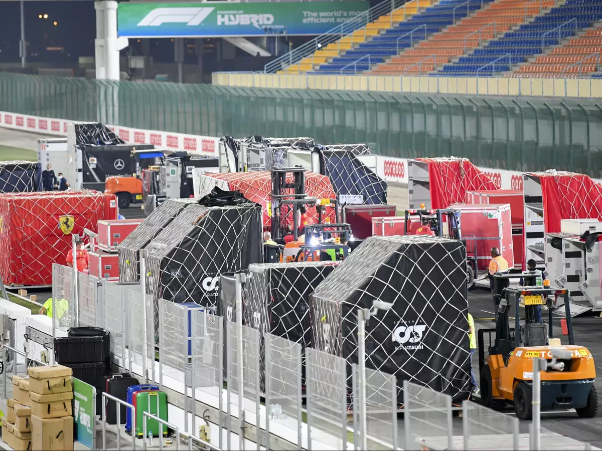 Die Logistik wird in der Formel 1 eine immer größere Herausforderung Foto zur News: Horner warnt: Fracht-Verzögerungen können "verheerende Folgen" haben