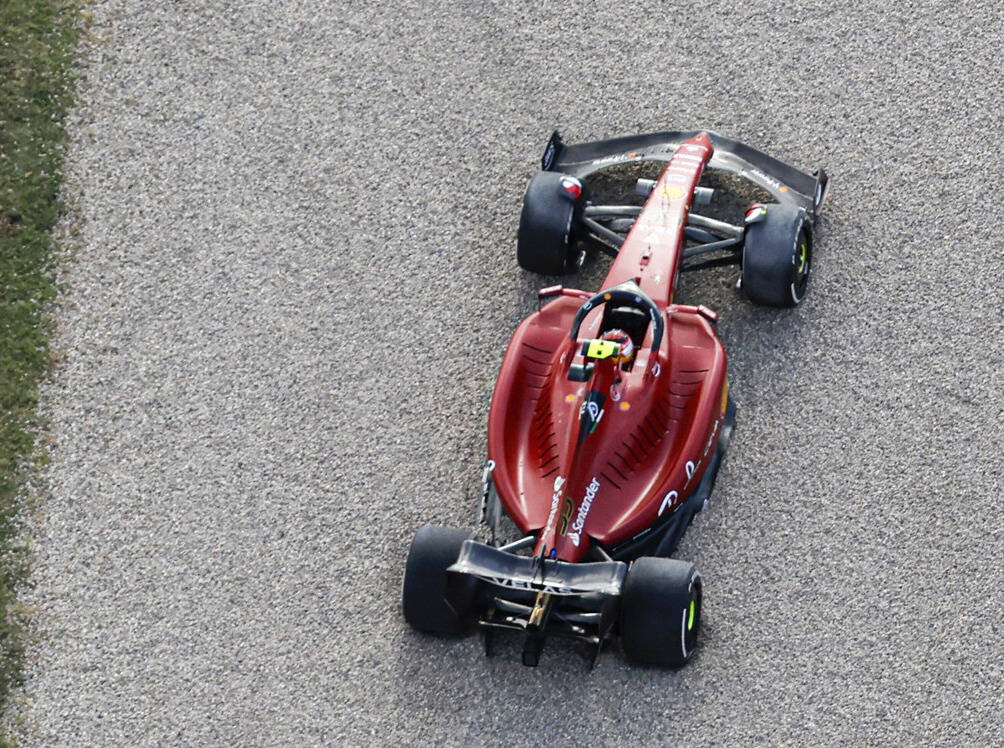 Foto zur News: Nach Abflug in Melbourne: Ferrari wechselt Motor am Auto von Sainz