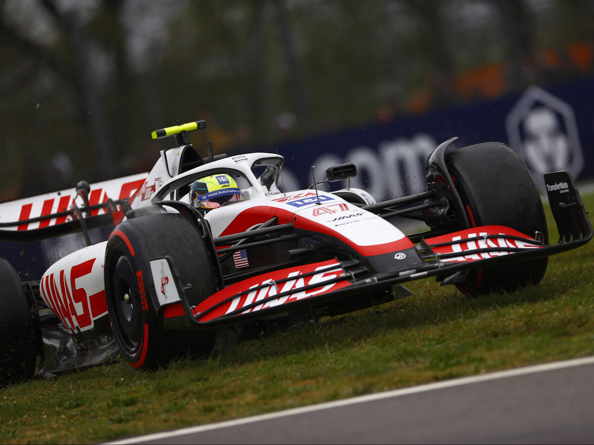 Foto zur News: F1-Fahrern droht für das Rennen Imola eine "Spirale des Elends"