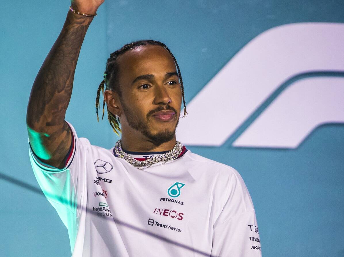 Foto zur News: Lewis Hamilton im Tief: Mercedes nimmt seinen Superstar in Schutz