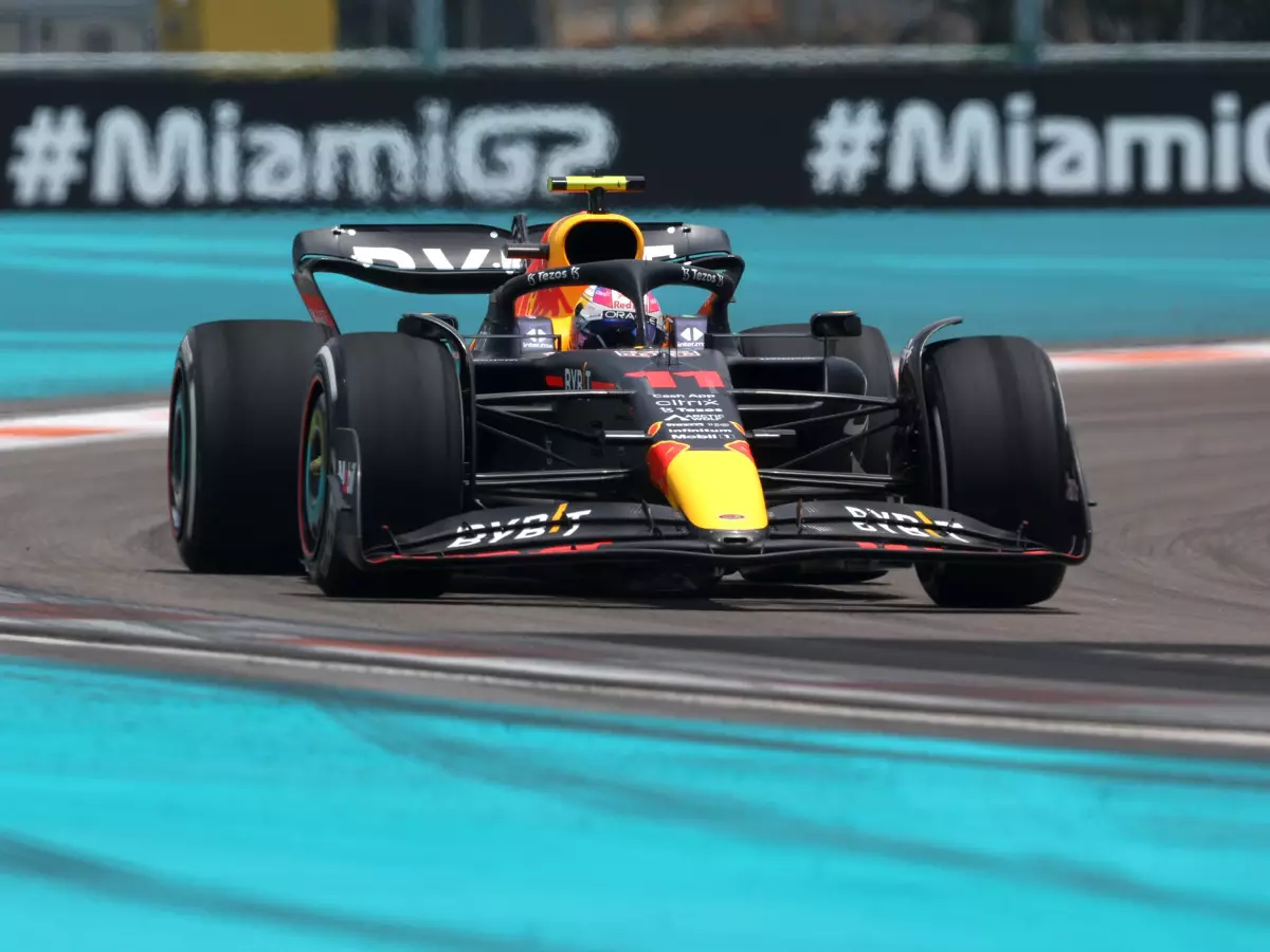 Sergio Perez Foto zur News: F1 Miami 2022: Red Bull #AND# Ferrari dominieren das Abschlusstraining
