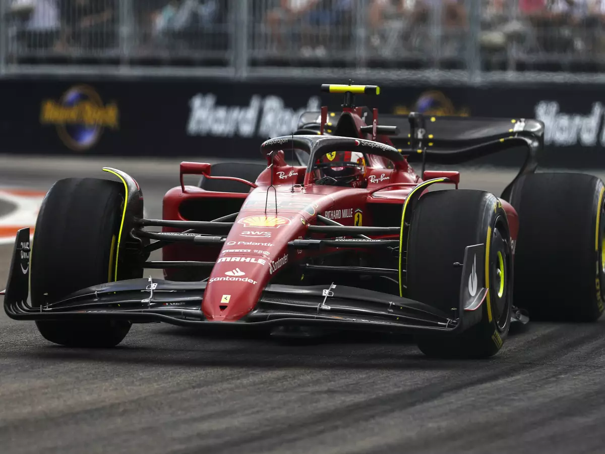 Foto zur News: Sainz überrascht über Podium: "Perez hätte mich locker überholen müssen!"