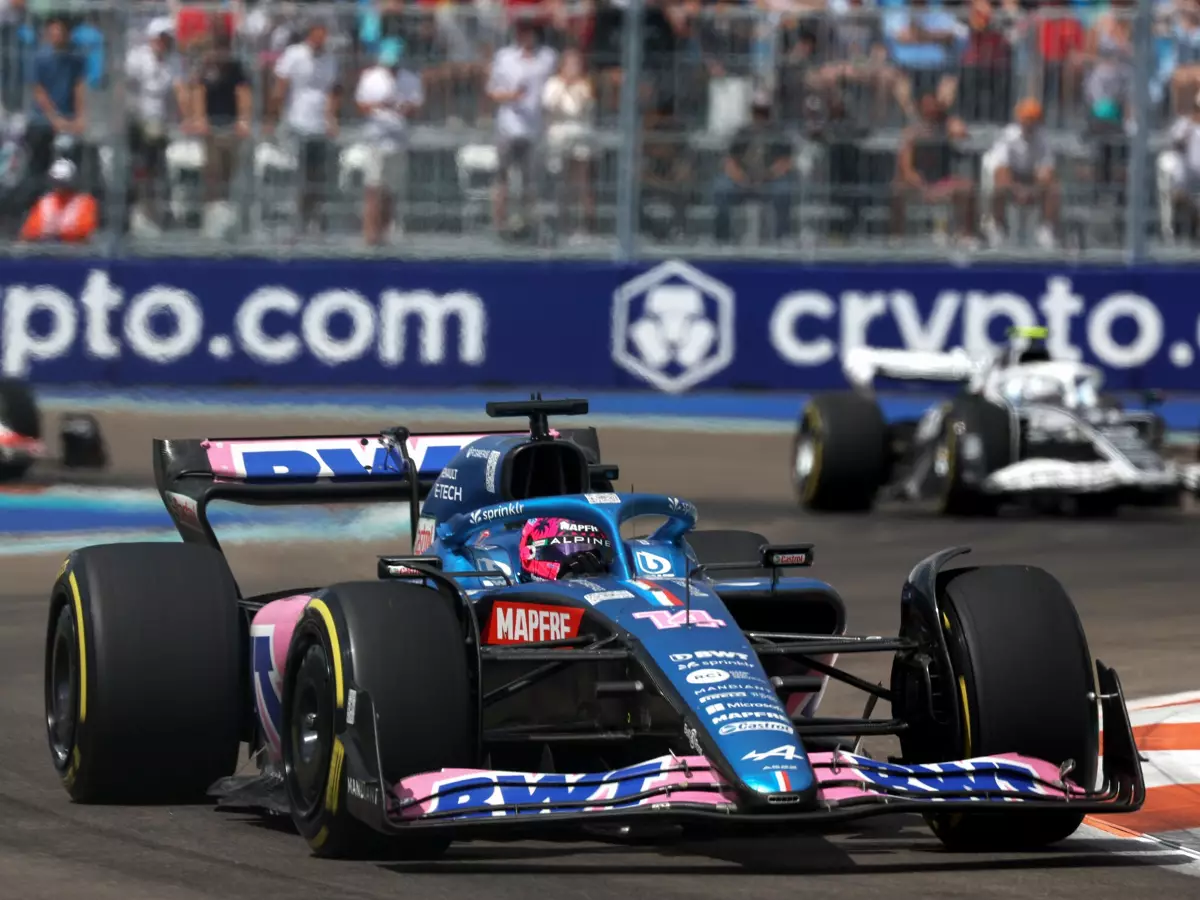 Fernando Alonso Foto zur News: Alonso entschuldigt sich bei Gasly: "Mein Fehler hat sein Rennen ruiniert"
