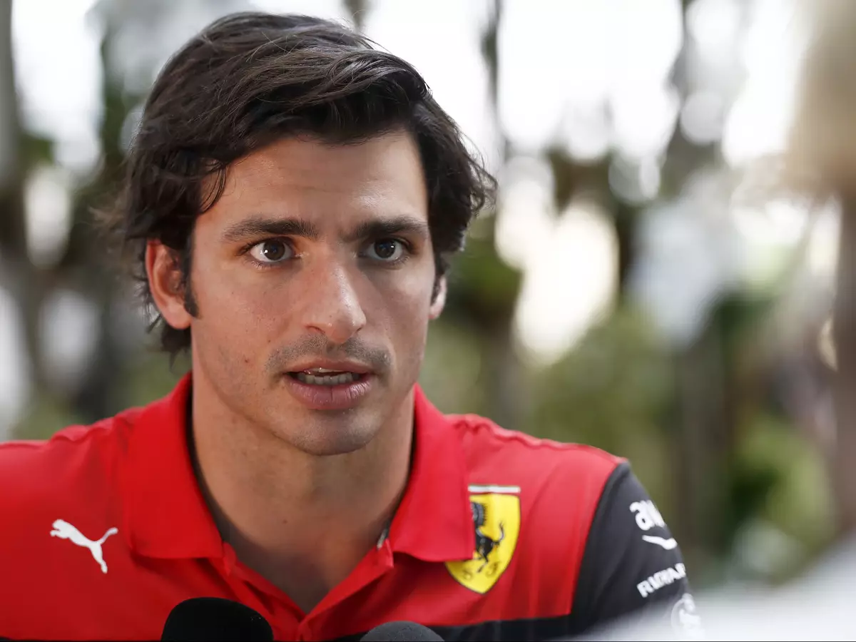 Foto zur News: Neue Formel-1-Autos: Carlos Sainz fürchtet Schäden für Rücken und Hals