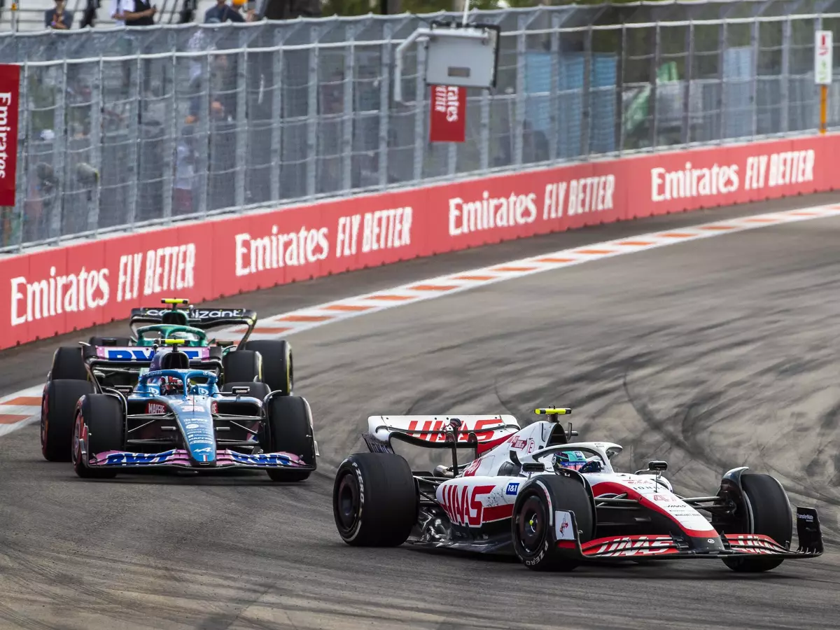 Mick Schumacher, Esteban Ocon, Sebastian Vettel Foto zur News: Steiner: War Miami trotz Crash der Durchbruch für Mick Schumacher?