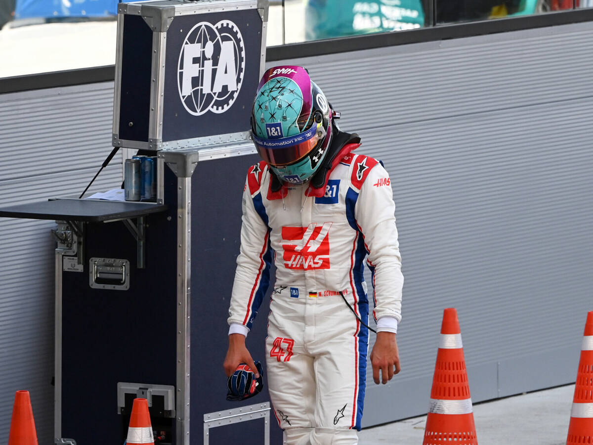 Foto zur News: Schumacher nach P14 von Haas-Strategie überrascht - 35 Runden auf einem Reifen