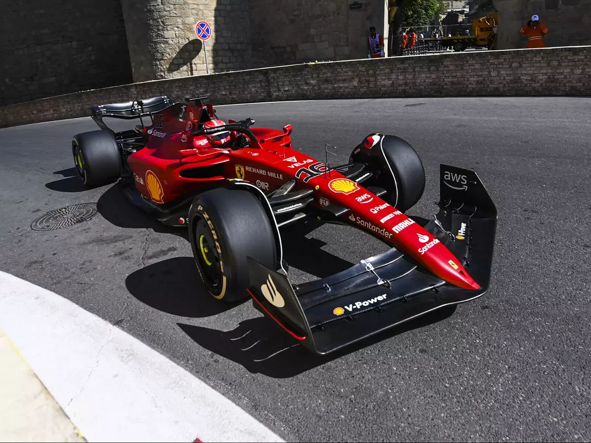 Foto zur News: F1-Training Baku 2022: Leclerc fehlt Leistung, fährt trotzdem Bestzeit