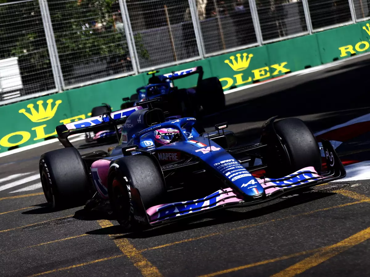 Fernando Alonso, Esteban Ocon Foto zur News: Fernando Alonso lobt neuen Renault-Motor mit Split-Turbo