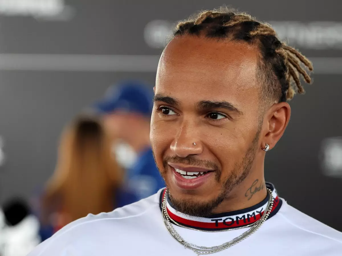 Foto zur News: Nintendo 64 #AND# Sega-Konsole: Lewis Hamilton im Retrofieber