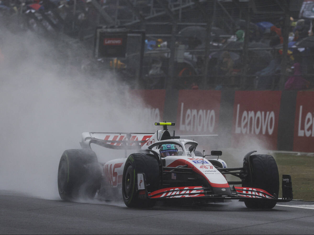 Foto zur News: Doppelaus für Haas in Q1: Schumacher durch Lenkproblem ausgebremst