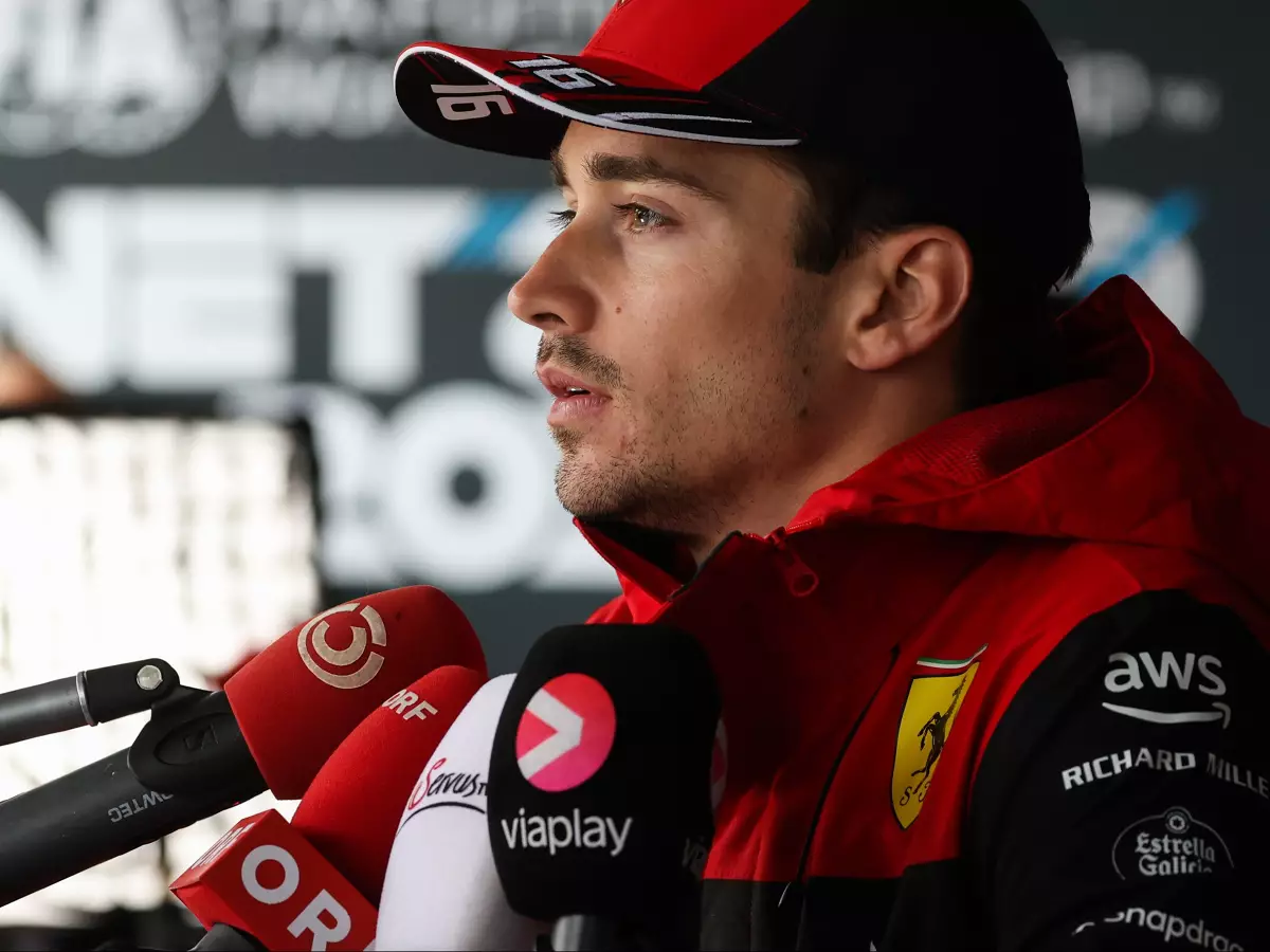 Foto zur News: Ist das Ferrari-Team gespalten? "Stimmt nicht", entgegnet Charles Leclerc