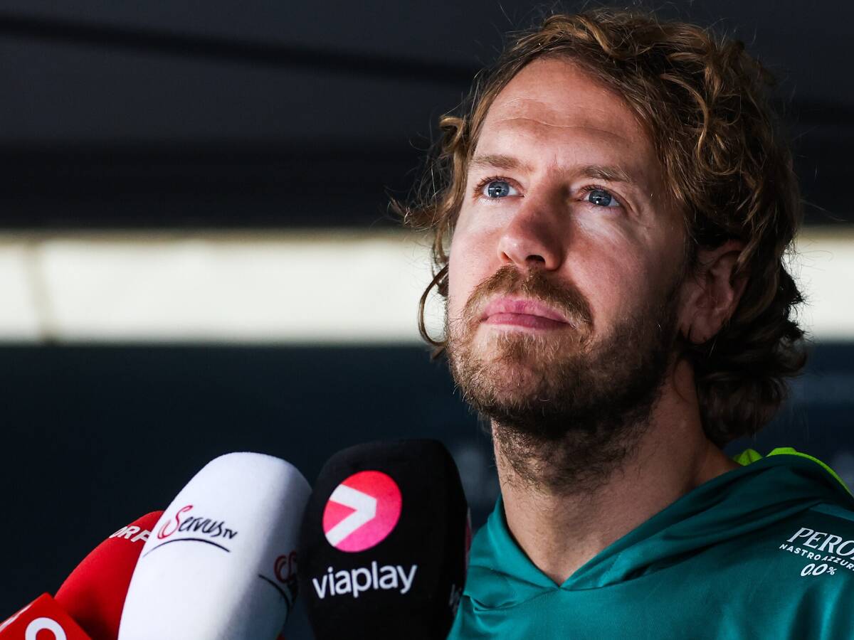 Foto zur News: Schlechtes Benehmen: Warum die FIA Sebastian Vettel bestraft hat