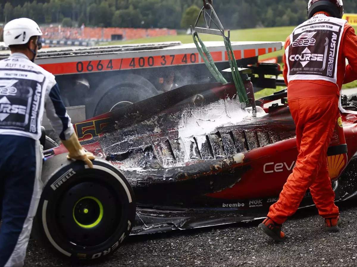 Foto zur News: Carlos Sainz: Aussagen nach Feuer waren nicht als Kritik gedacht