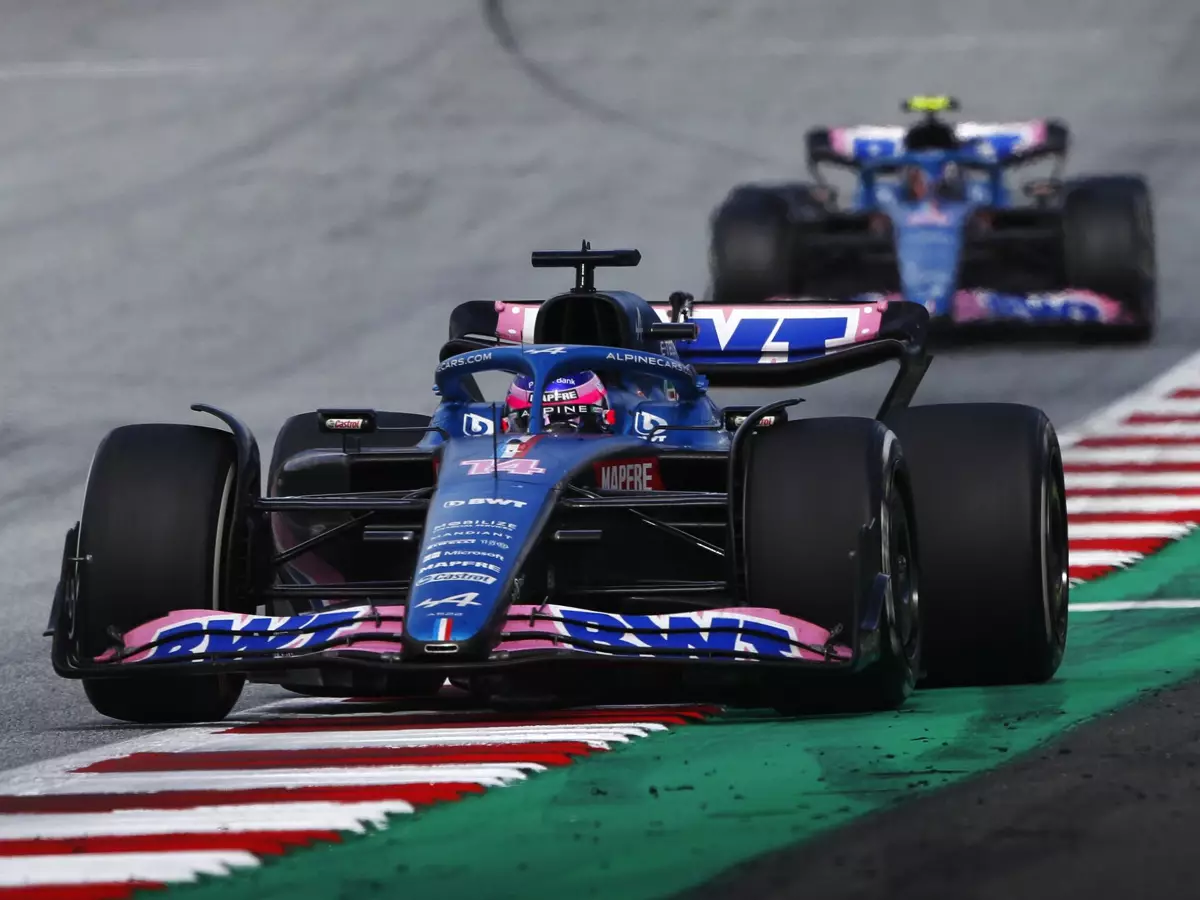 Fernando Alonso drängt zu einer raschen Entwicklung eines Siegfahrzeugs für 2023 Foto zur News: Alonso warnt Alpine: Nicht zu lang mit 2023er-Auto warten!