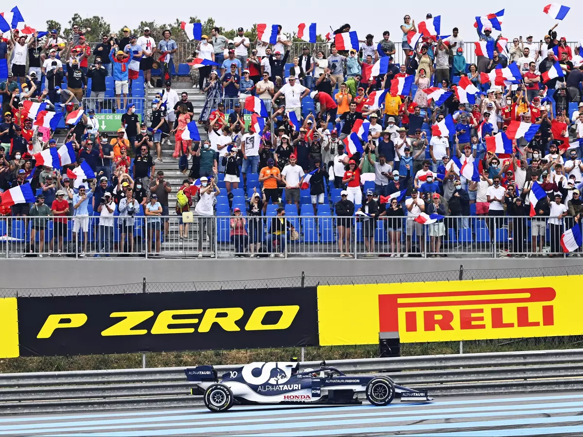 Foto zur News: Eigene Tribüne für Fans von Pierre Gasly in Le Castellet