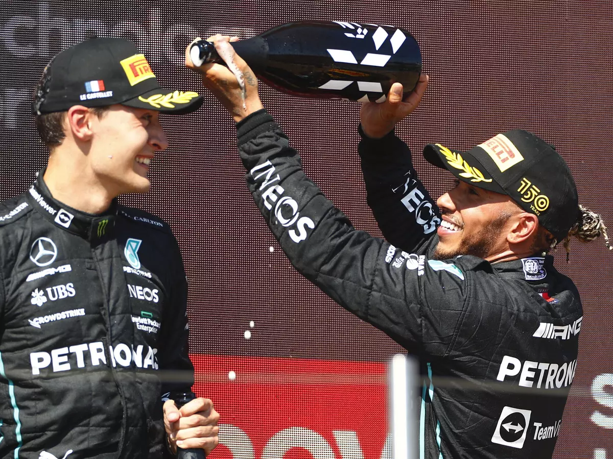 Lewis Hamilton, George Russell Foto zur News: Mercedes nach Doppelpodium: "Müssen bescheiden bleiben"
