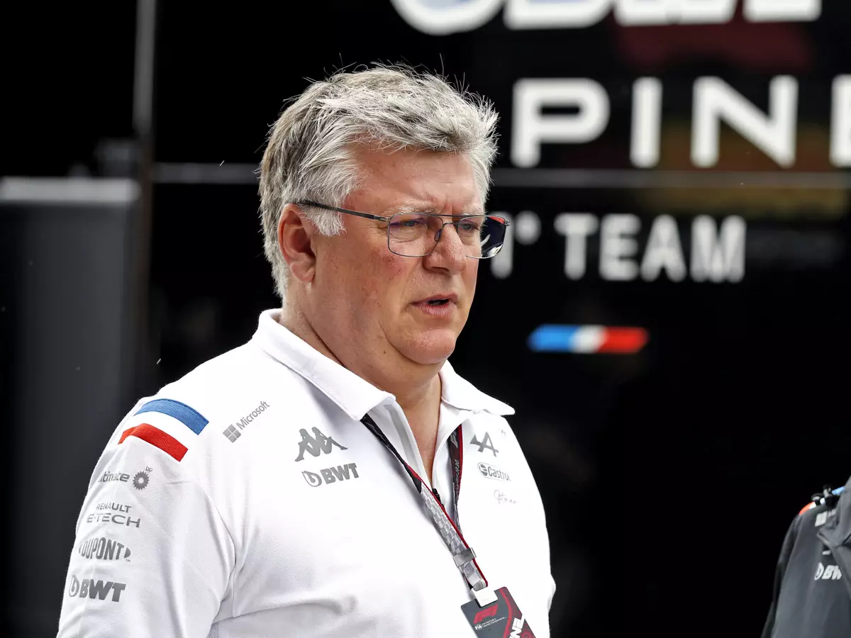Otmar Szafnauer, Pat Fry Foto zur News: Alpine-Teamchef Szafnauer: Erst in der Presse vom Alonso-Wechsel erfahren