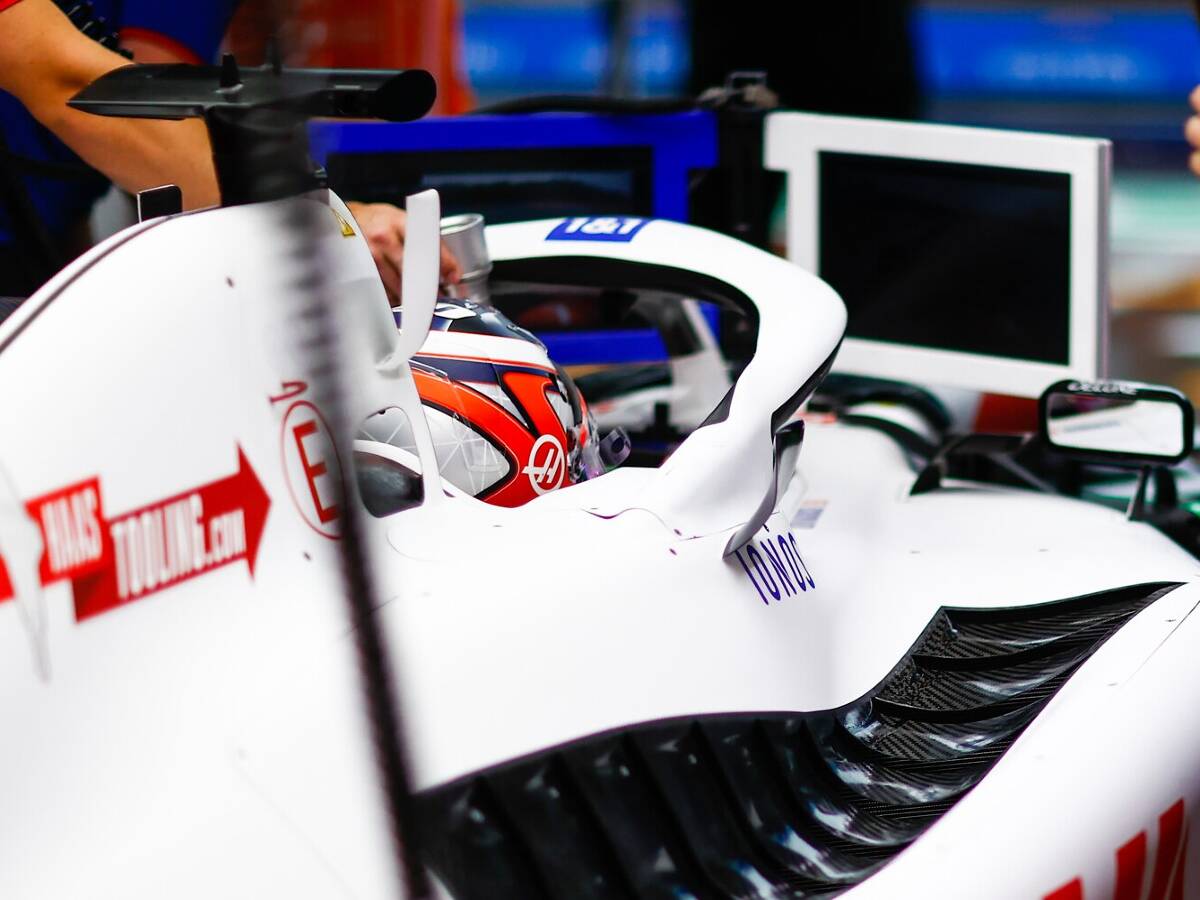 Foto zur News: Kevin Magnussen: Wie ein Formel-1-Fahrer eine Rennwiederholung schaut