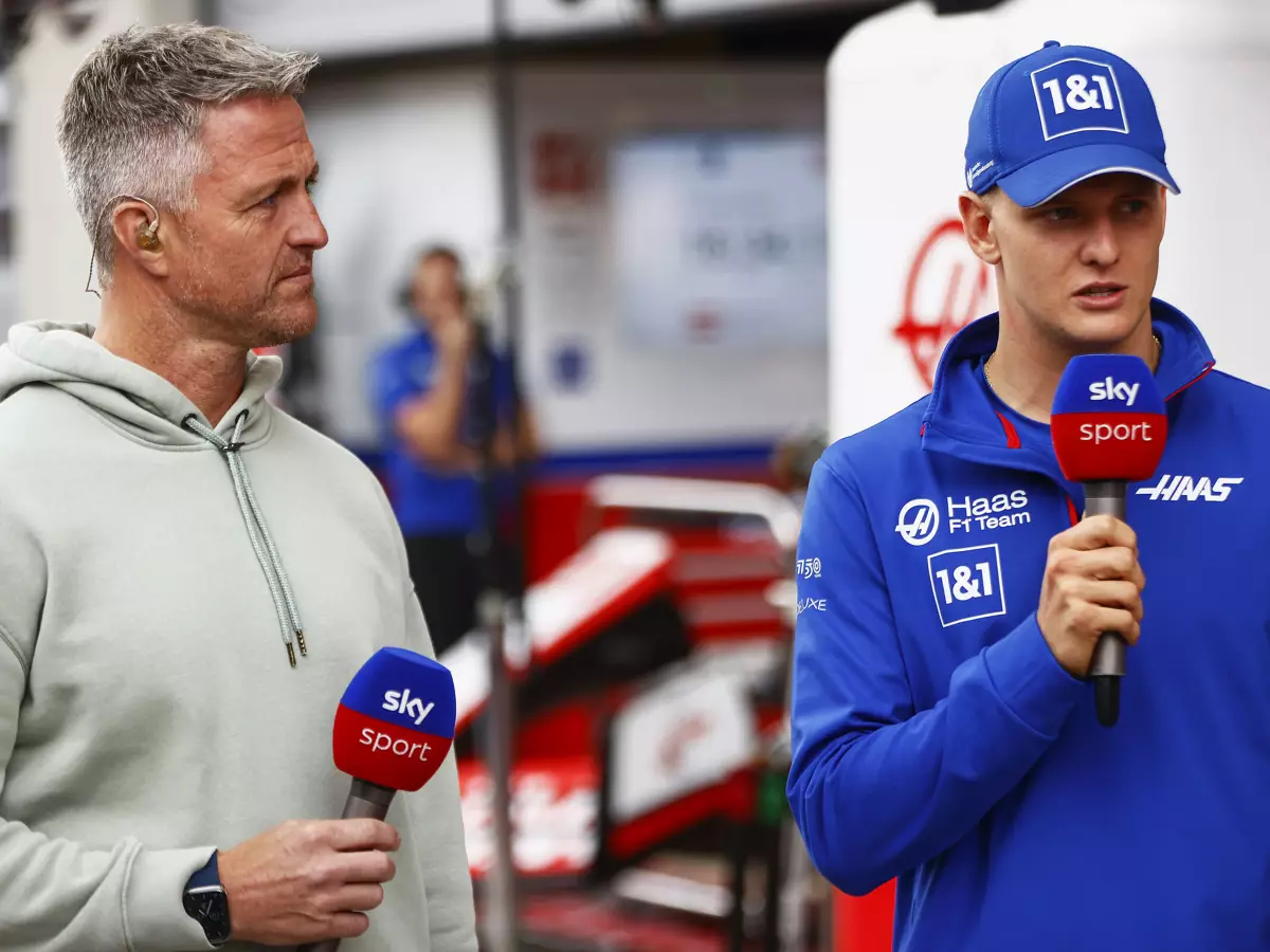 Ralf Schumacher, Mick Schumacher Foto zur News: Ralf Schumacher: Haas "offensichtlich mit anderen Maßstäben drangegangen"