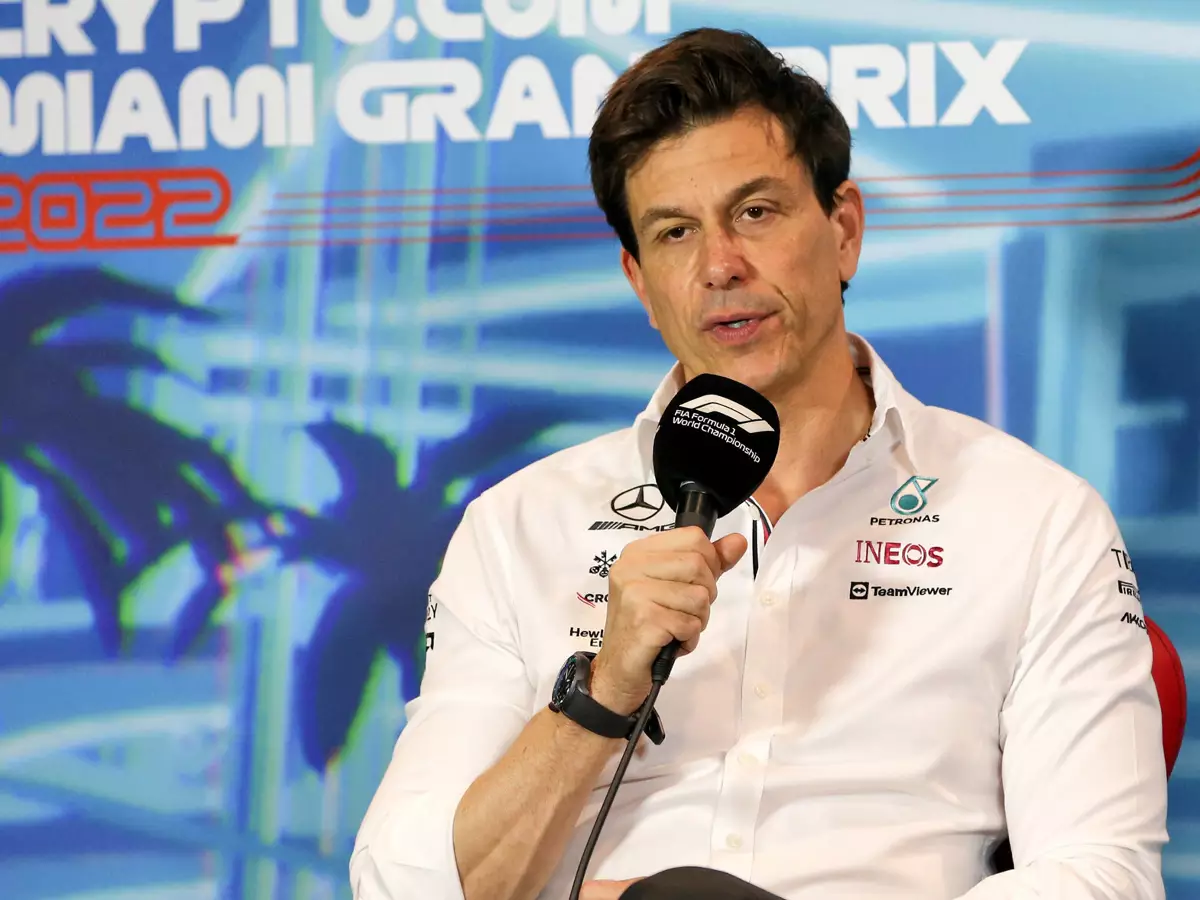 Toto Wolff Foto zur News: Mercedes-Finanzexperten: Jedes Formel-1-Teil wird monetär bewertet!